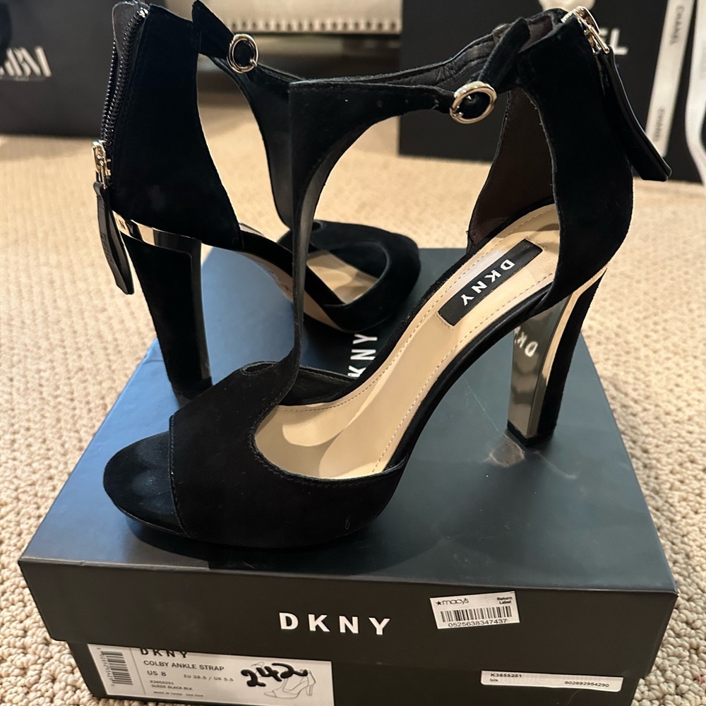 DKNY COLBY Women's Black Suede Heeled Sandals SIZE 8